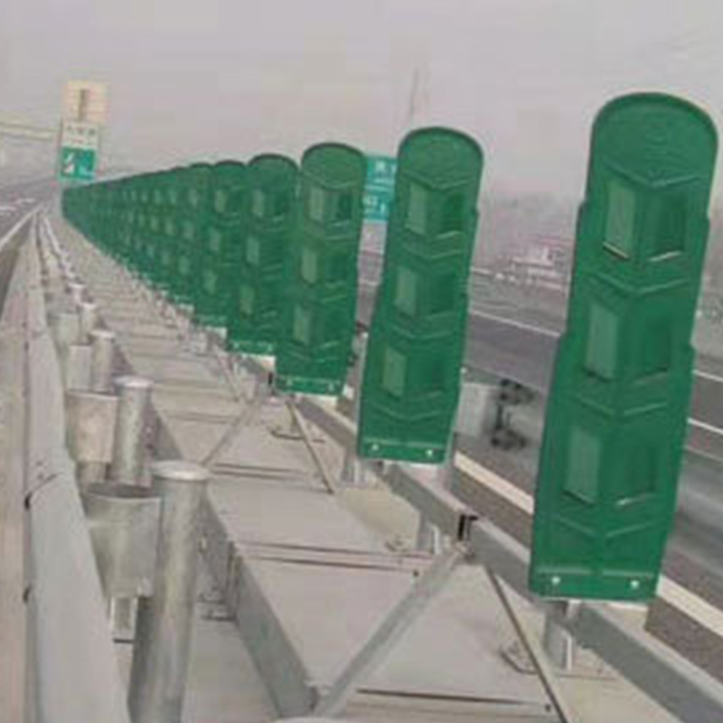 道路中间遮光板